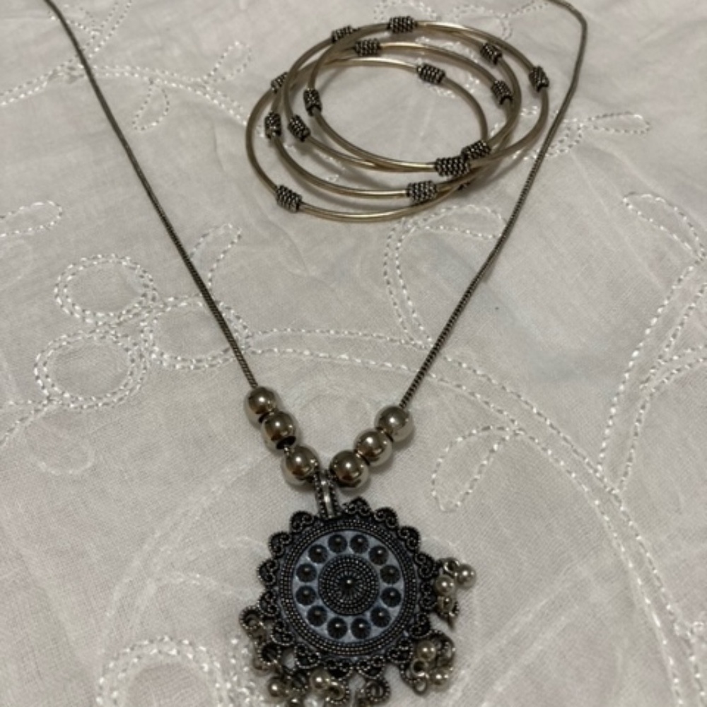 Set of oxidized look Necklace and bangles